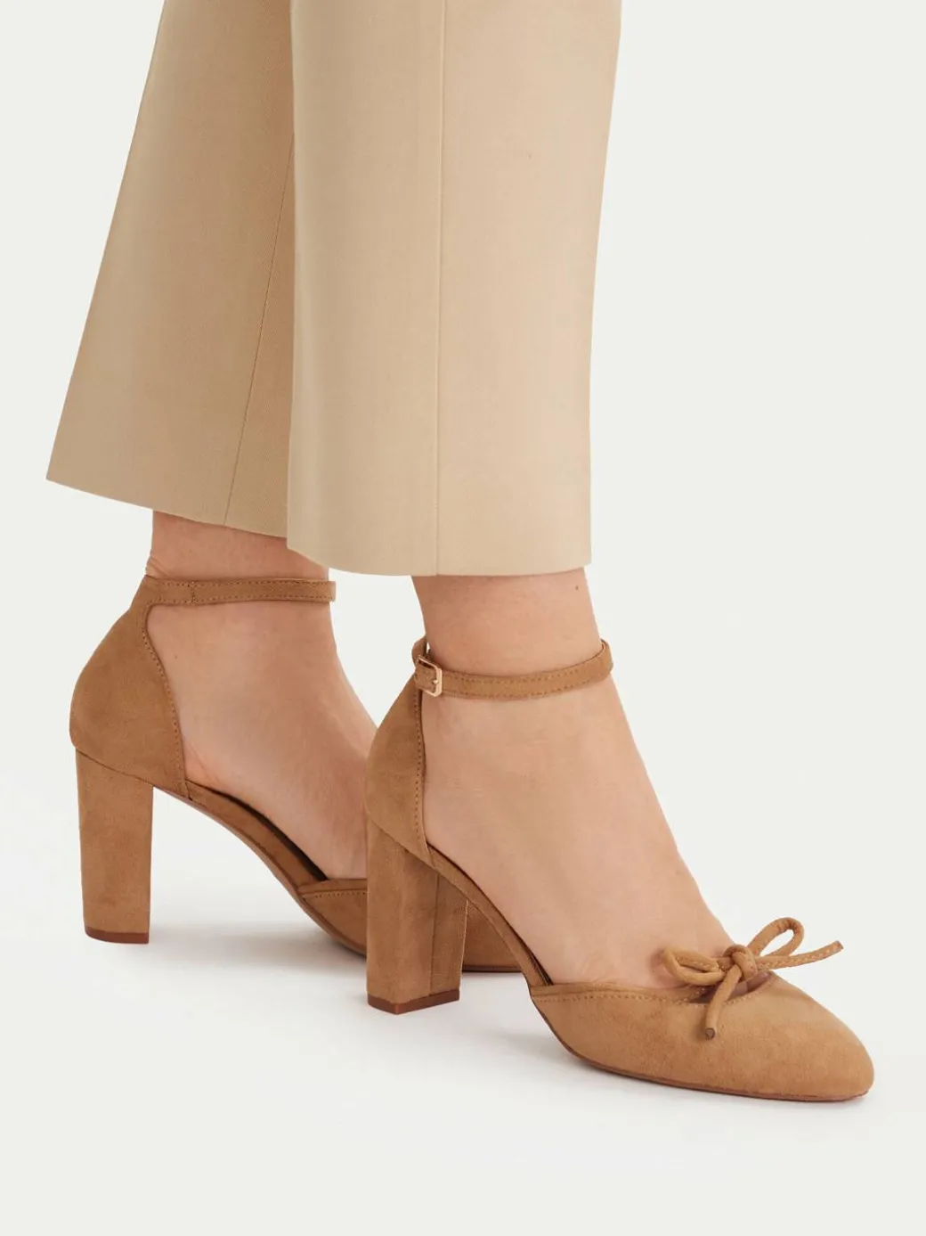 Décolleté CEO-CD25-230-1 Beige