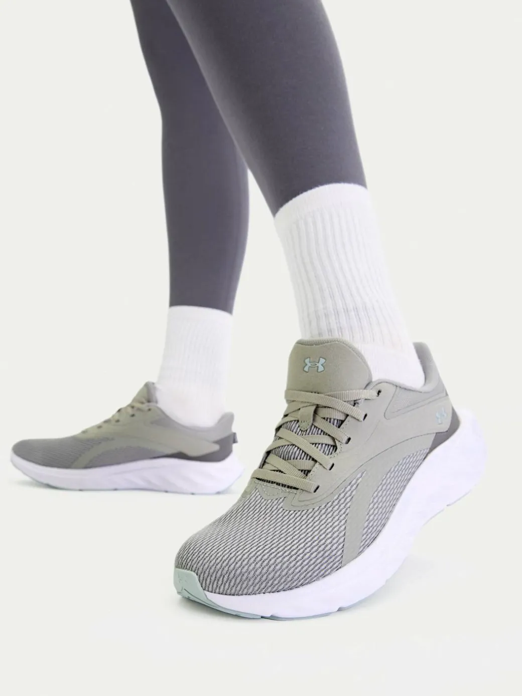 Scarpe running UA W Ascend 6009828 Grigio