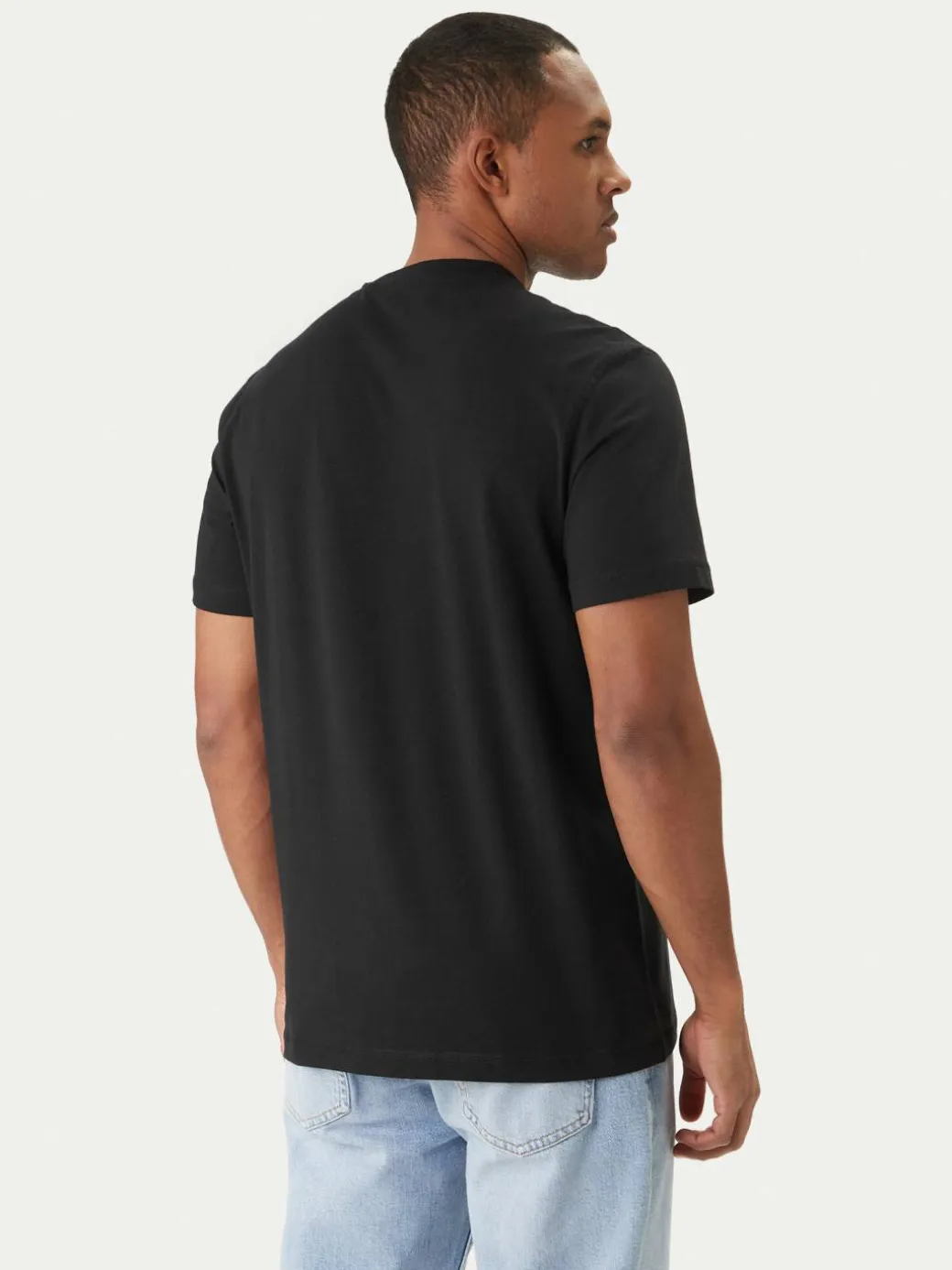 T-shirt M6GI16 K3032 Nero Regular Fit