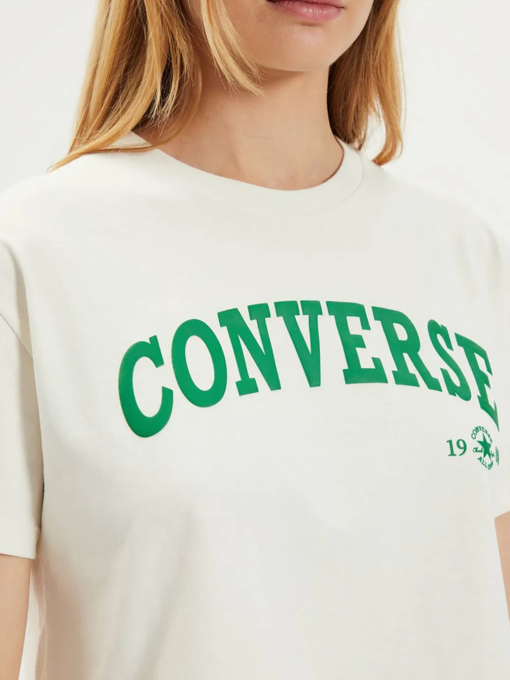 T-shirt W Retro Chuck Cropped Tee 10027151-A03 Écru Regular Fit